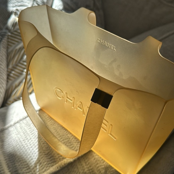 Authentic CHANEL Tote Bag rubber Yellow COCO Logo. Small tear on one handle: COA - Picture 5 of 16